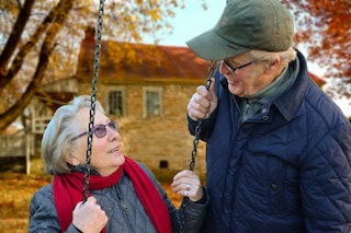 Milyen előnyei vannak egy idősek otthonának?